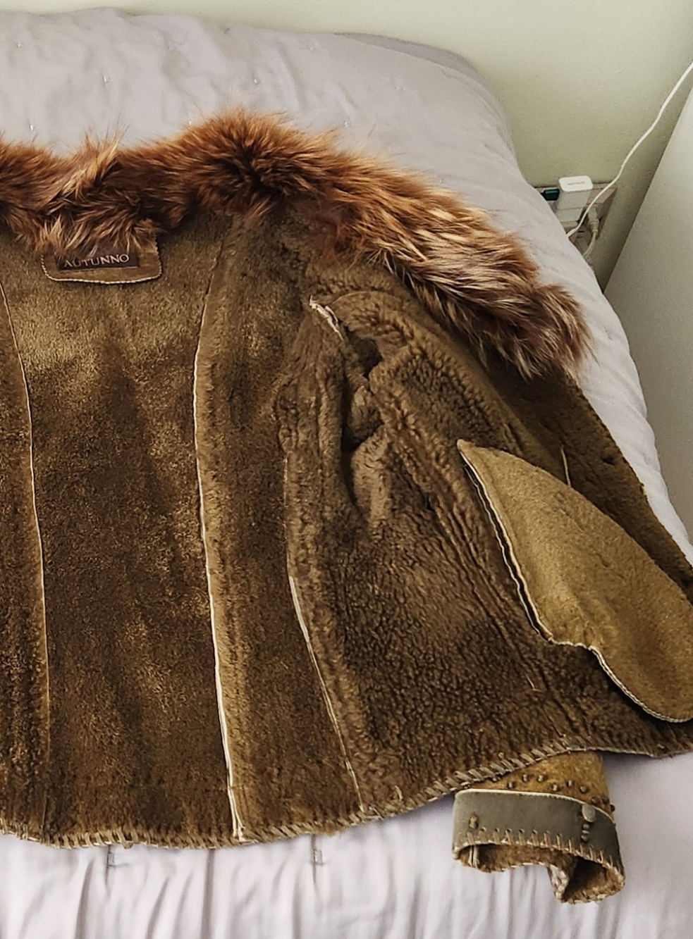 Vintage Genuine Tan Shearling Jacket with Genuine Fur Collar - Picture 11 of 16